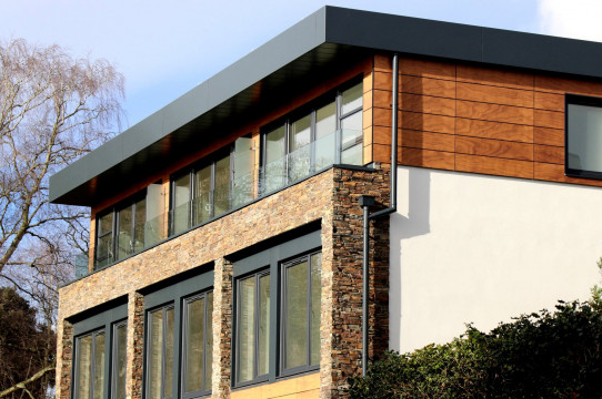 Construieste casa la rosu sau la cheie fara batai de cap